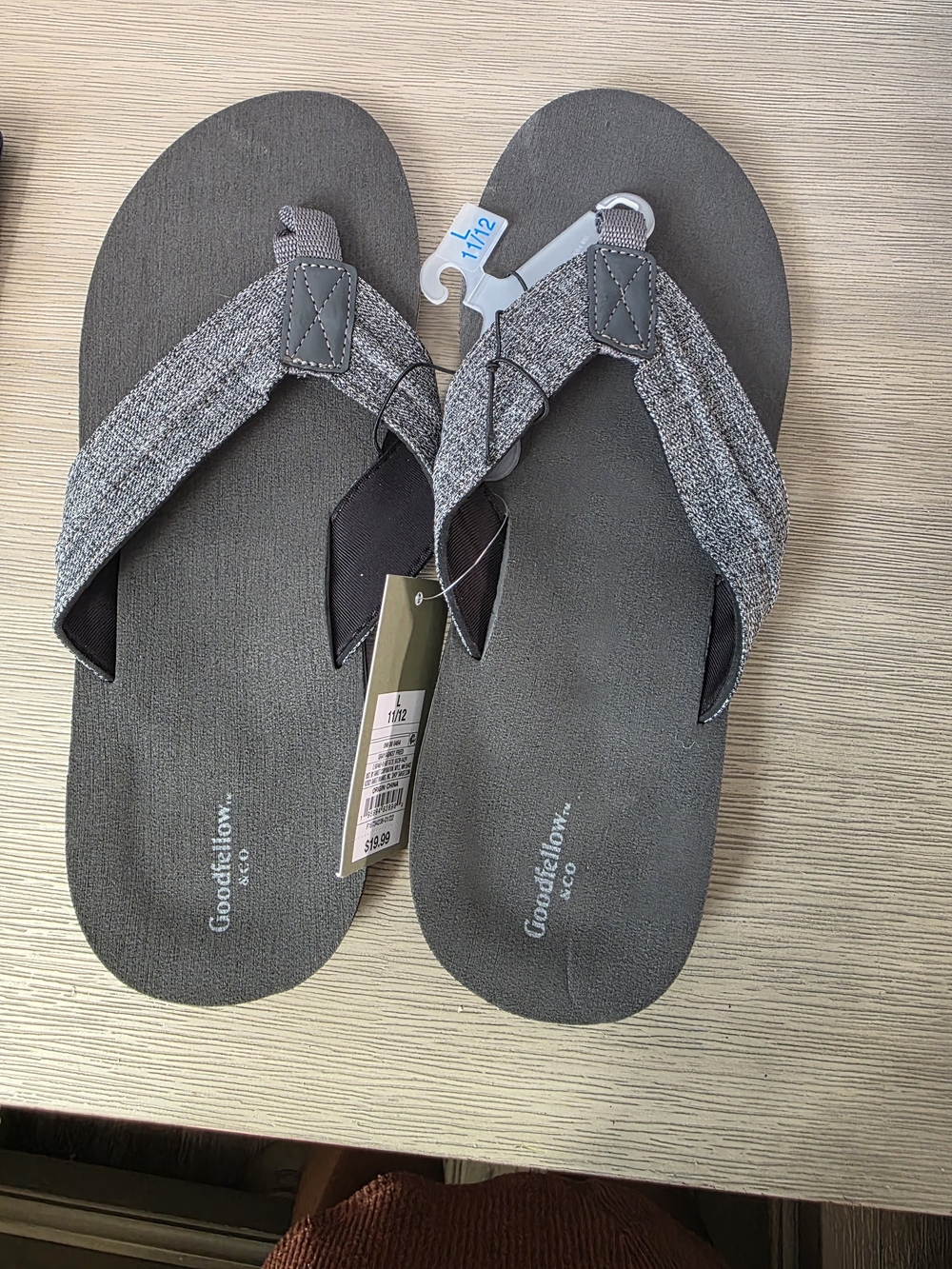 Men's flip-flops (sandals)